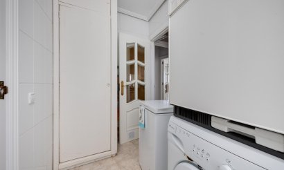 Resale - Apartment / flat - Torrevieja - Playa del Acequión