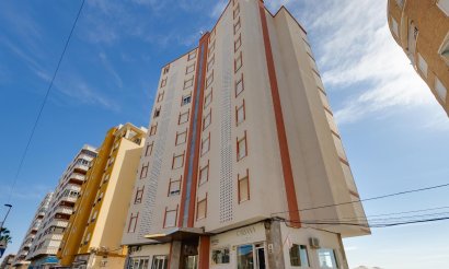 Resale - Apartment / flat - Torrevieja - Playa del Acequión
