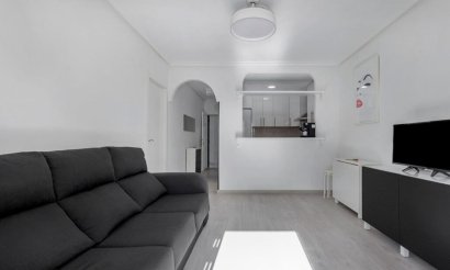 Resale - Apartment / flat - Torrevieja - La Mata