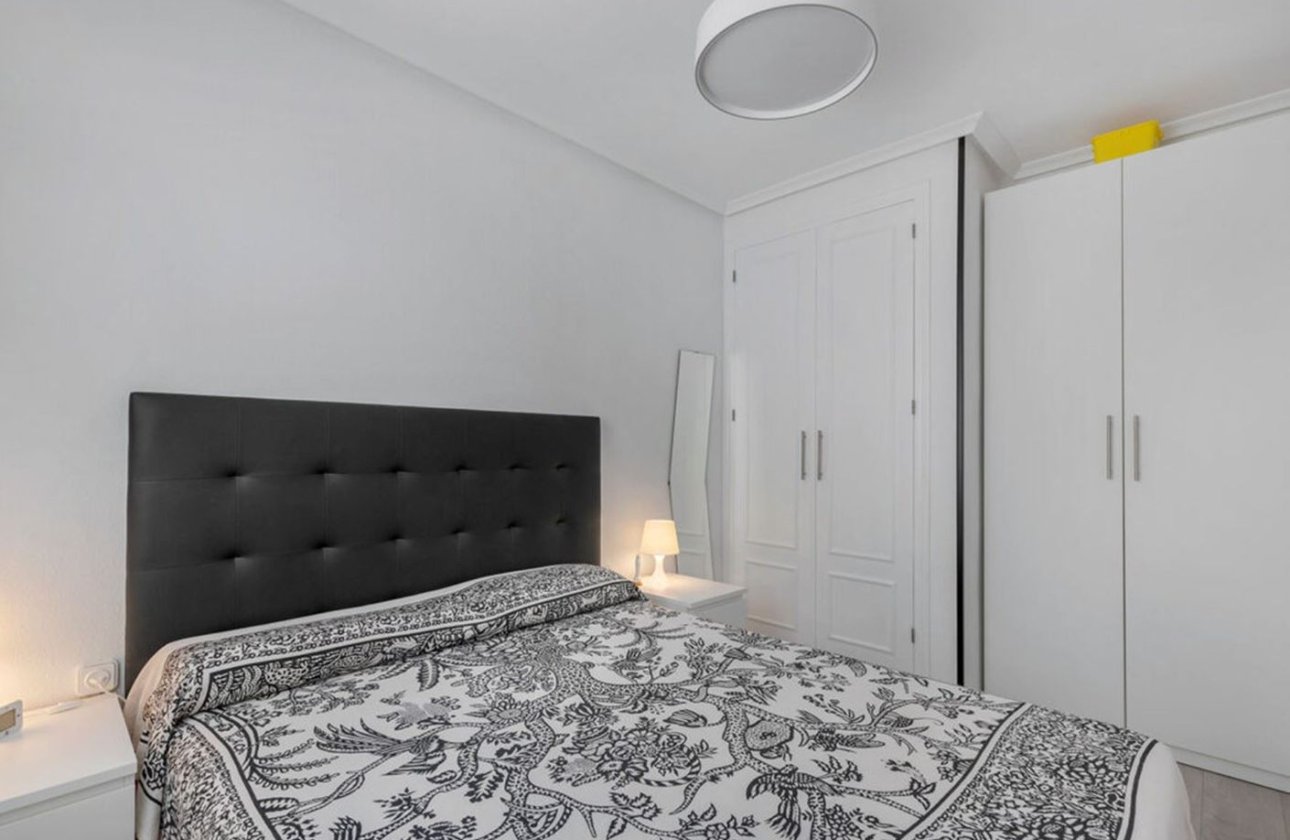 Resale - Apartment / flat - Torrevieja - La Mata