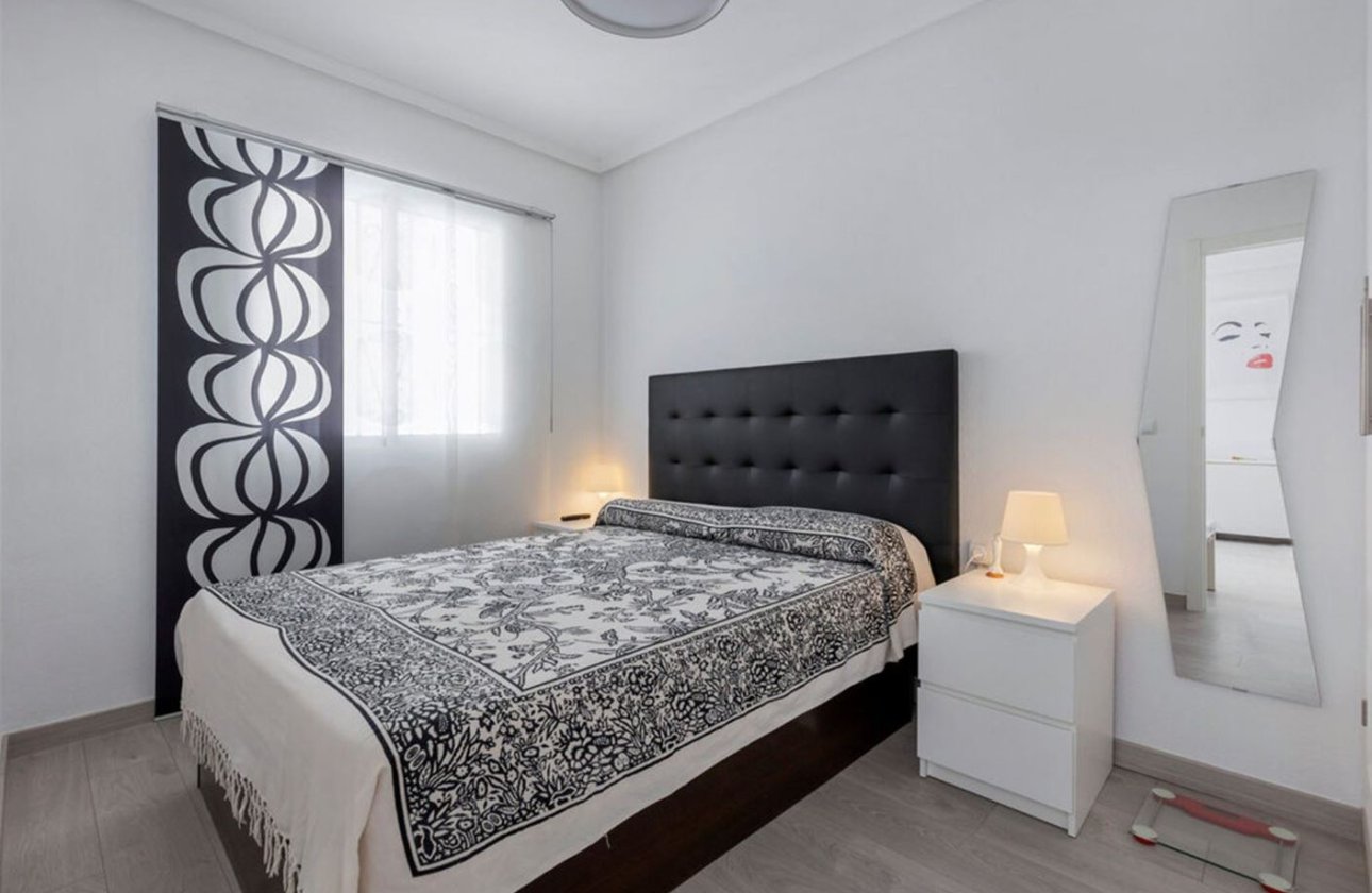 Resale - Apartment / flat - Torrevieja - La Mata