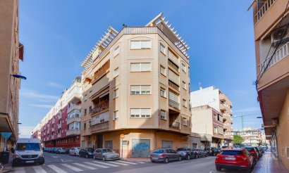 Resale - Apartment / flat - Torrevieja - Parque de Las Naciones