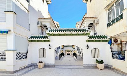 Resale - Apartment / flat - Torrevieja - La Mata