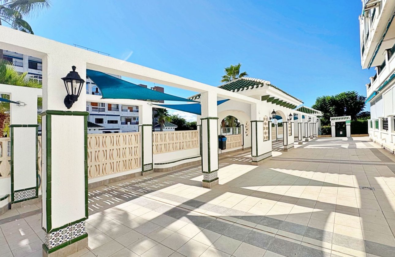 Resale - Apartment / flat - Torrevieja - La Mata