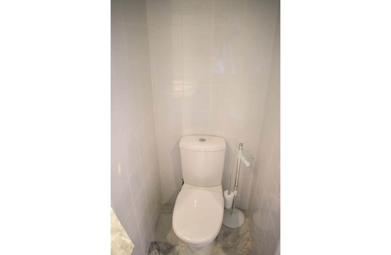 Resale - Apartment / flat - Torrevieja - Playa de los Locos