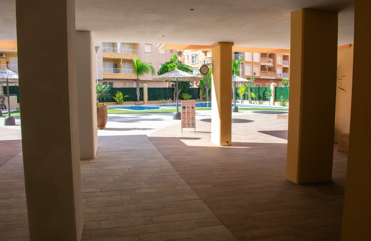 Resale - Apartment / flat - Torrevieja - Playa de los Locos
