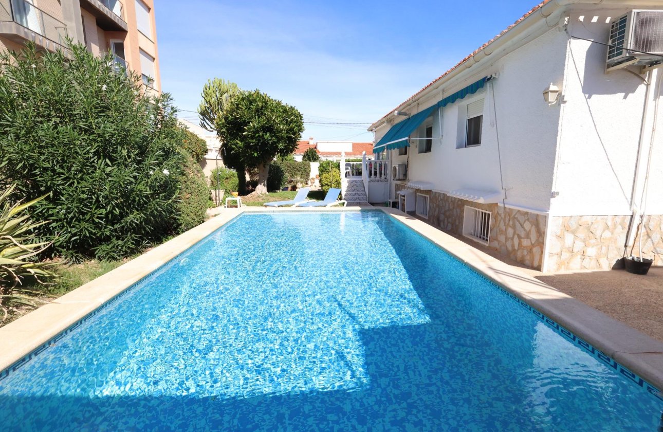 Resale - Townhouse - Torrevieja - Punta prima