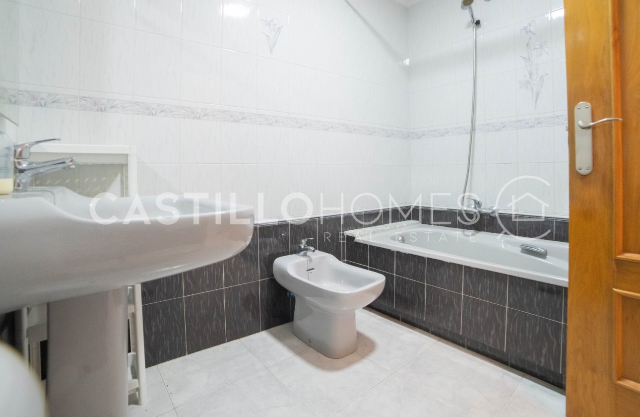 Resale - Apartment / flat - Torrevieja - Centro