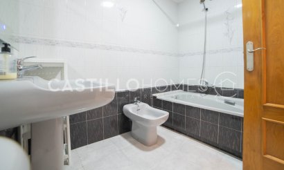 Resale - Apartment / flat - Torrevieja - Centro