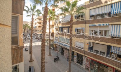 Resale - Apartment / flat - Torrevieja - Centro