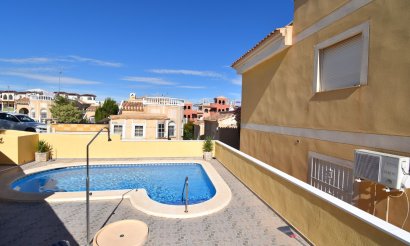 Resale - Villa - Orihuela Costa - Villamartin