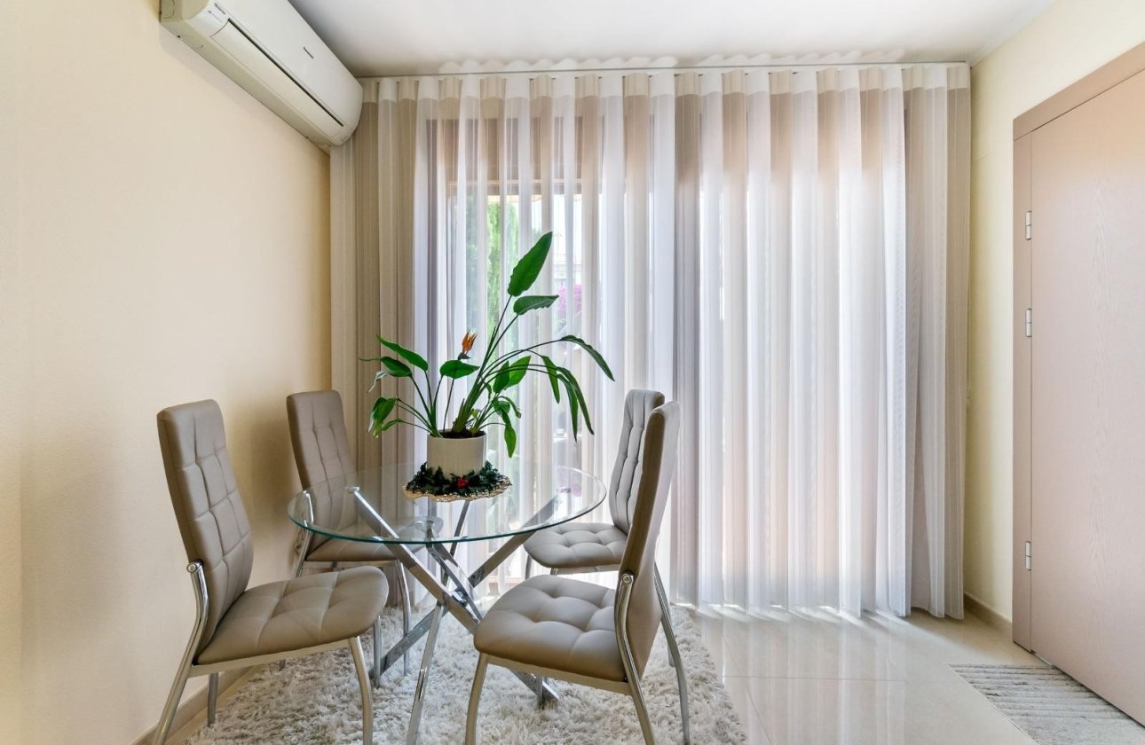 Resale - Townhouse - Torrevieja - Aguas Nuevas