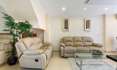 Resale - Townhouse - Torrevieja - Aguas Nuevas