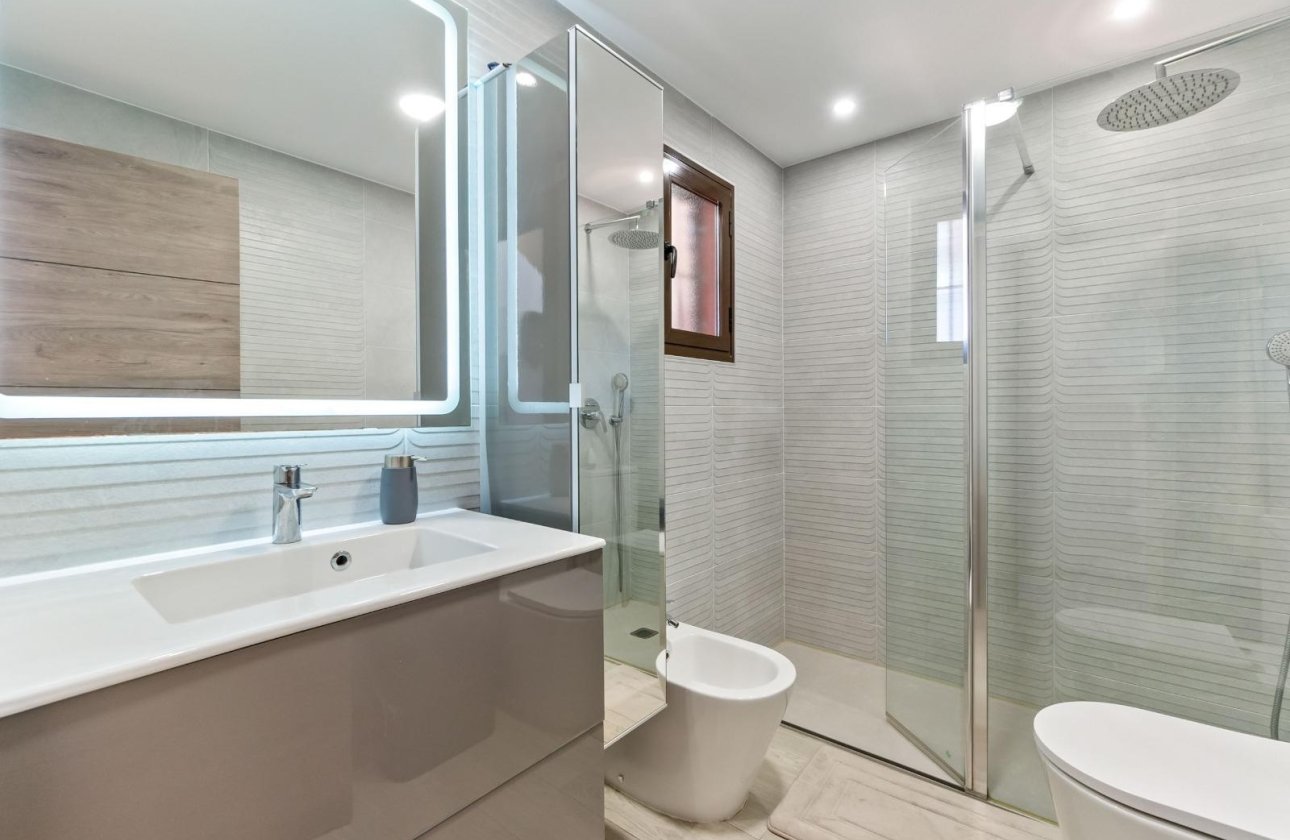 Resale - Townhouse - Torrevieja - Aguas Nuevas