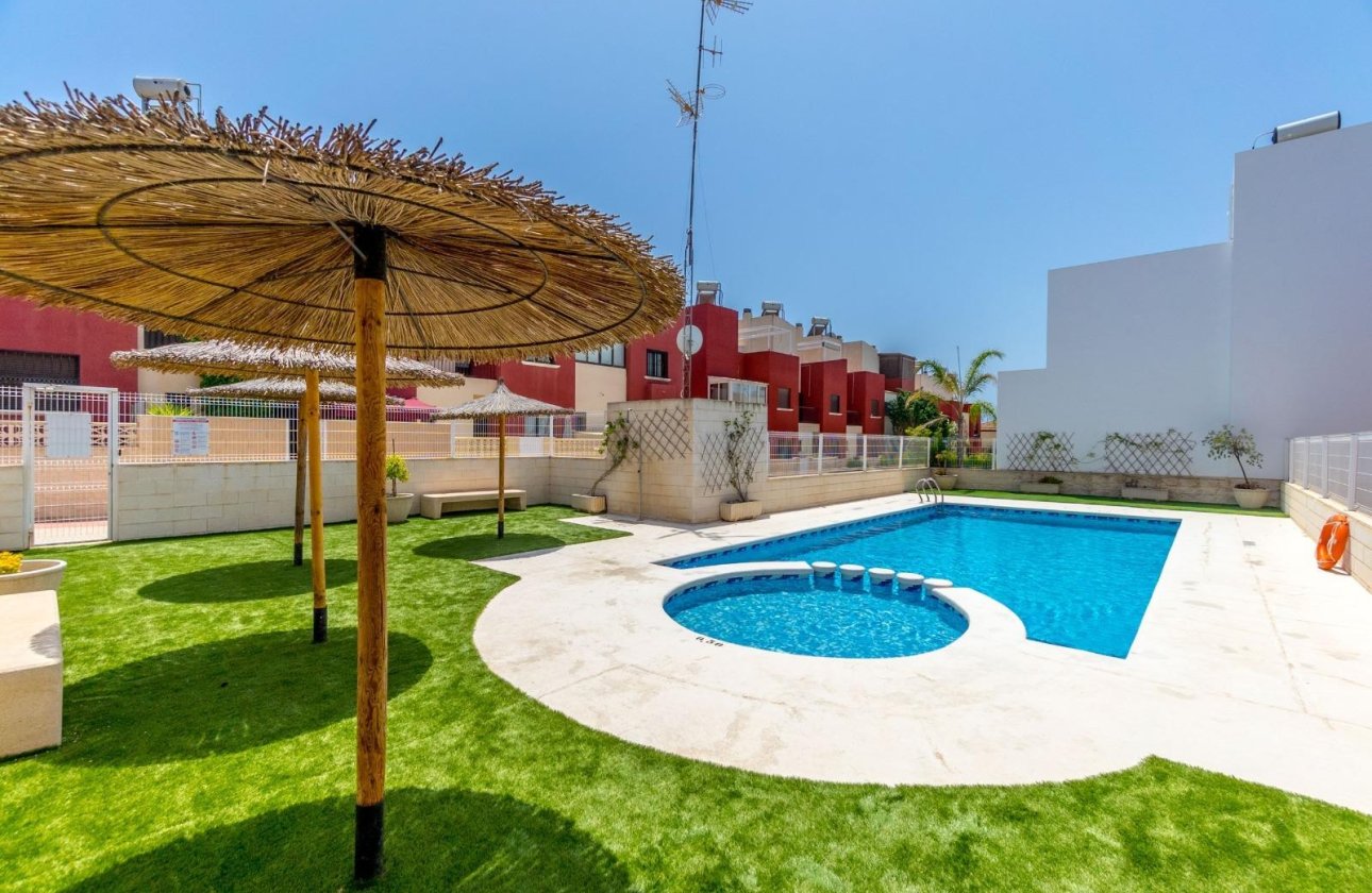 Resale - Townhouse - Torrevieja - Aguas Nuevas