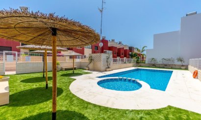 Resale - Townhouse - Torrevieja - Aguas Nuevas