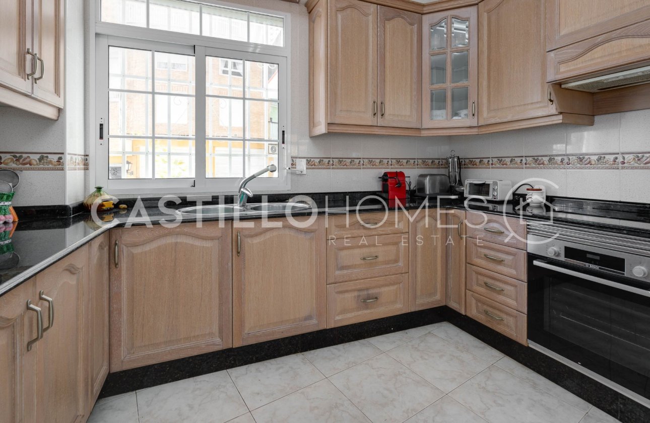 Resale - Apartment / flat - Torrevieja - Playa del Acequión