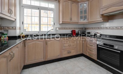 Resale - Apartment / flat - Torrevieja - Playa del Acequión