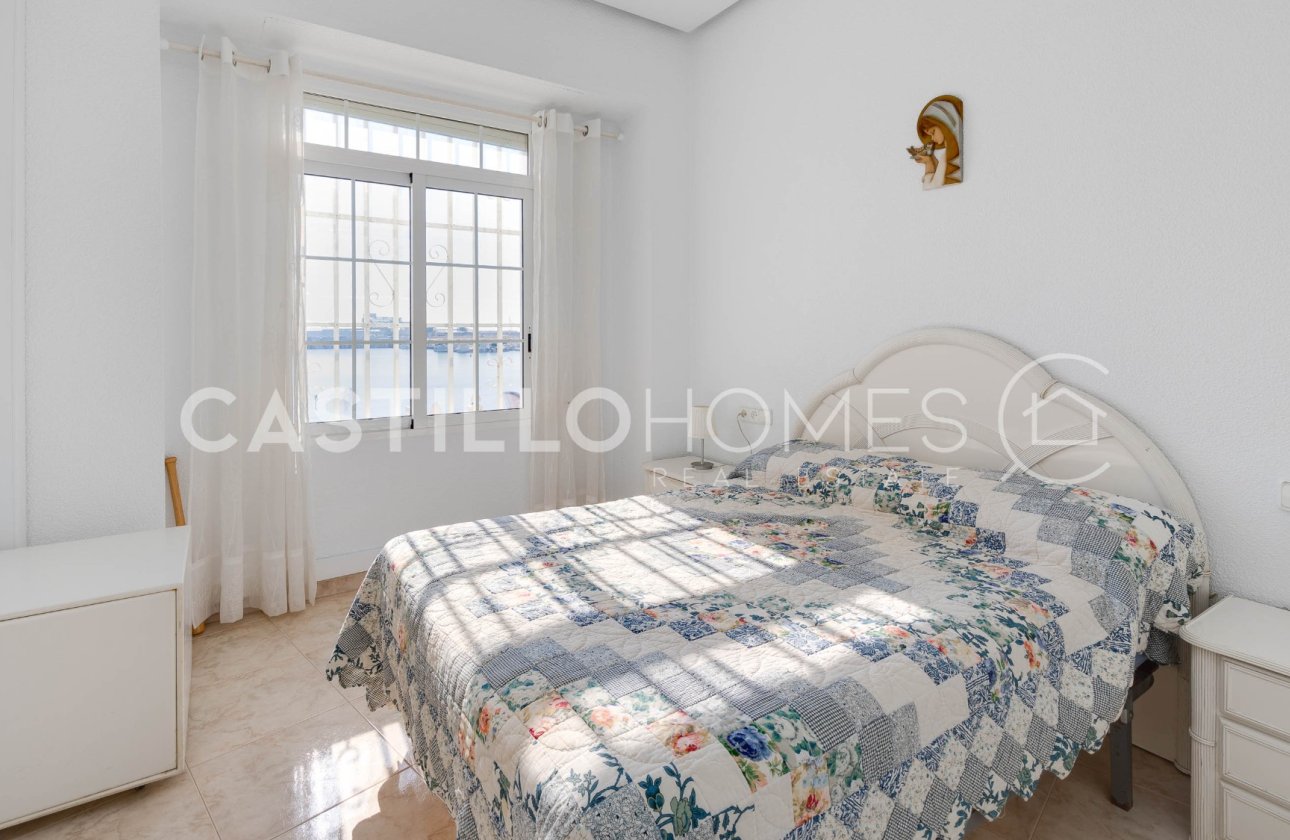 Resale - Apartment / flat - Torrevieja - Playa del Acequión