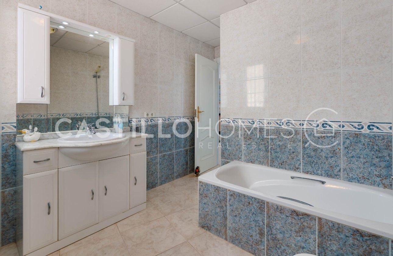 Resale - Apartment / flat - Torrevieja - Playa del Acequión