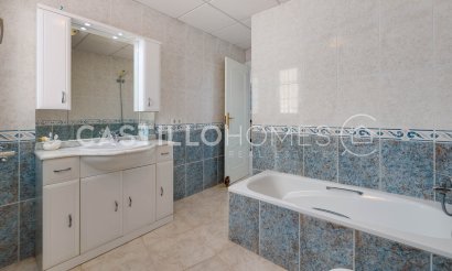 Resale - Apartment / flat - Torrevieja - Playa del Acequión
