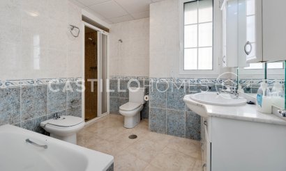 Resale - Apartment / flat - Torrevieja - Playa del Acequión