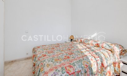 Resale - Apartment / flat - Torrevieja - Playa del Acequión