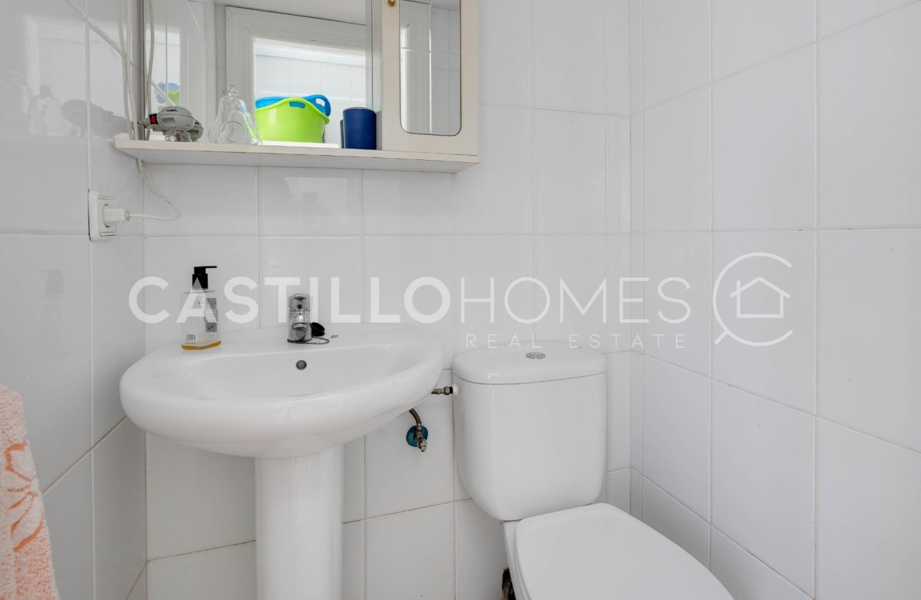 Resale - Apartment / flat - Torrevieja - Playa del Acequión