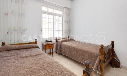 Resale - Apartment / flat - Torrevieja - Playa del Acequión