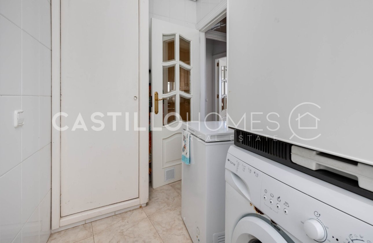 Resale - Apartment / flat - Torrevieja - Playa del Acequión