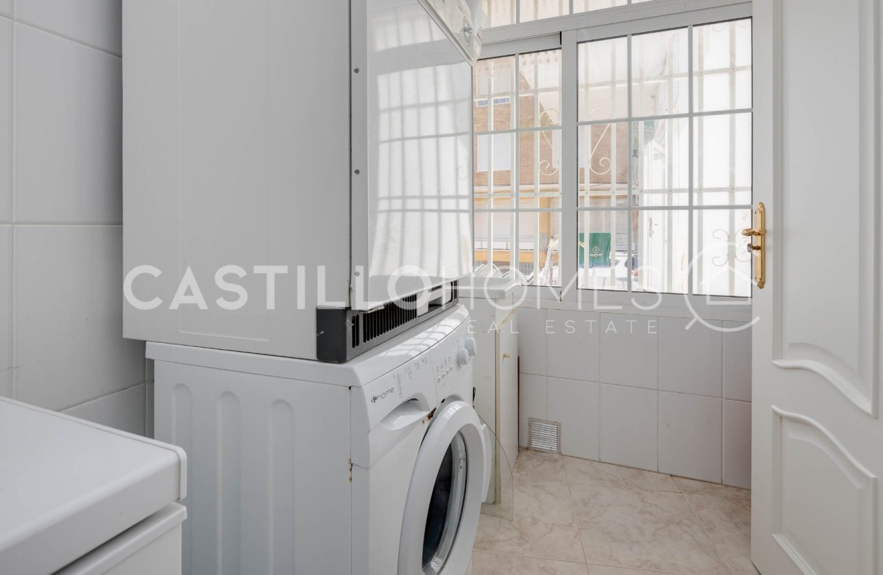 Resale - Apartment / flat - Torrevieja - Playa del Acequión