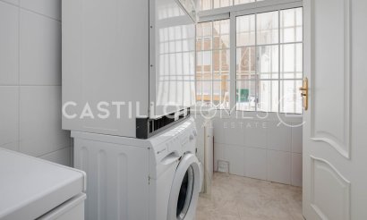 Resale - Apartment / flat - Torrevieja - Playa del Acequión