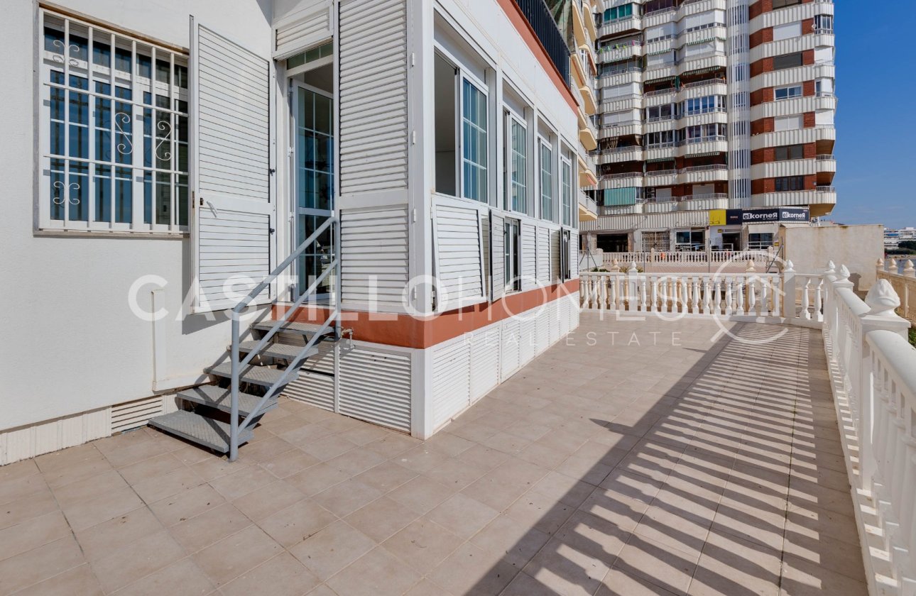 Resale - Apartment / flat - Torrevieja - Playa del Acequión