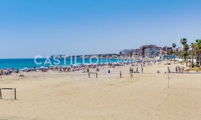 Resale - Apartment / flat - Torrevieja - Playa del Acequión