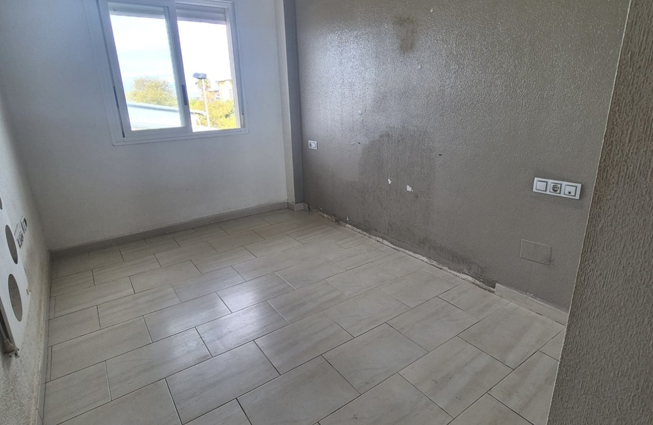 Resale - Apartment / flat - Torrevieja - Agua Nuevas