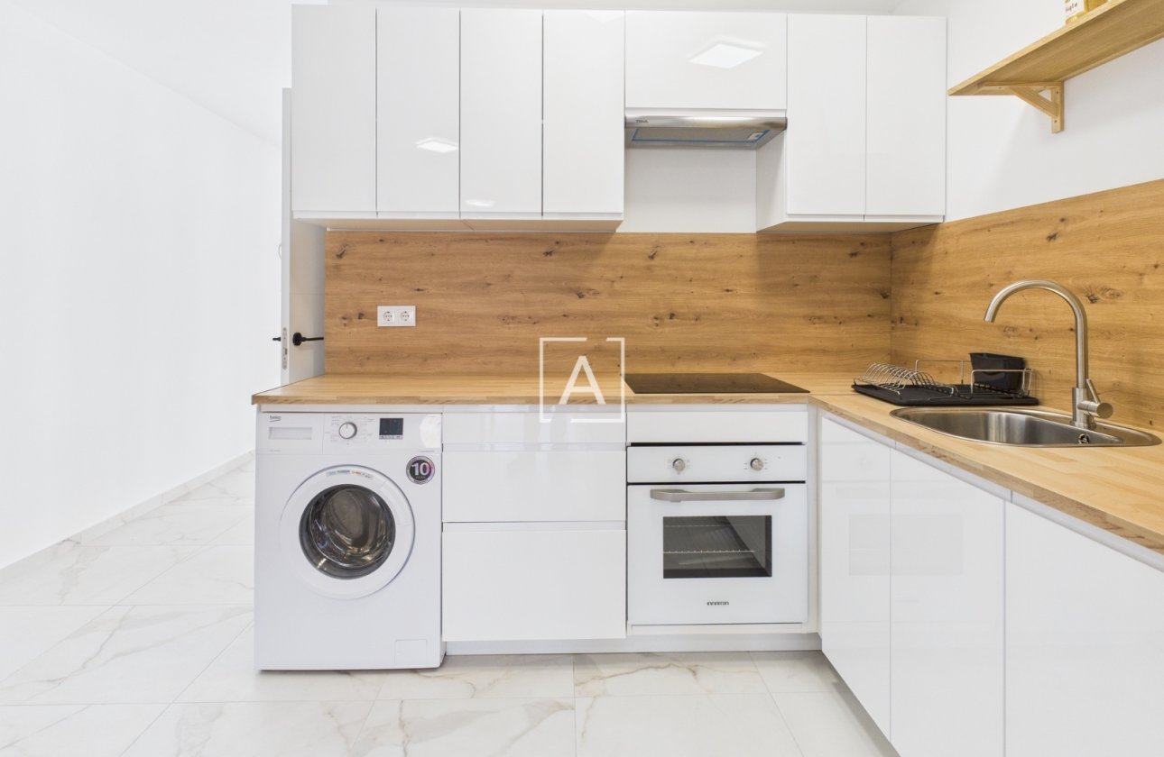 Resale - Apartment / flat - Torrevieja - Torrevieja Centro