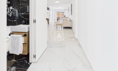 Resale - Apartment / flat - Torrevieja - Torrevieja Centro