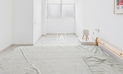 Resale - Apartment / flat - Torrevieja - Torrevieja Centro