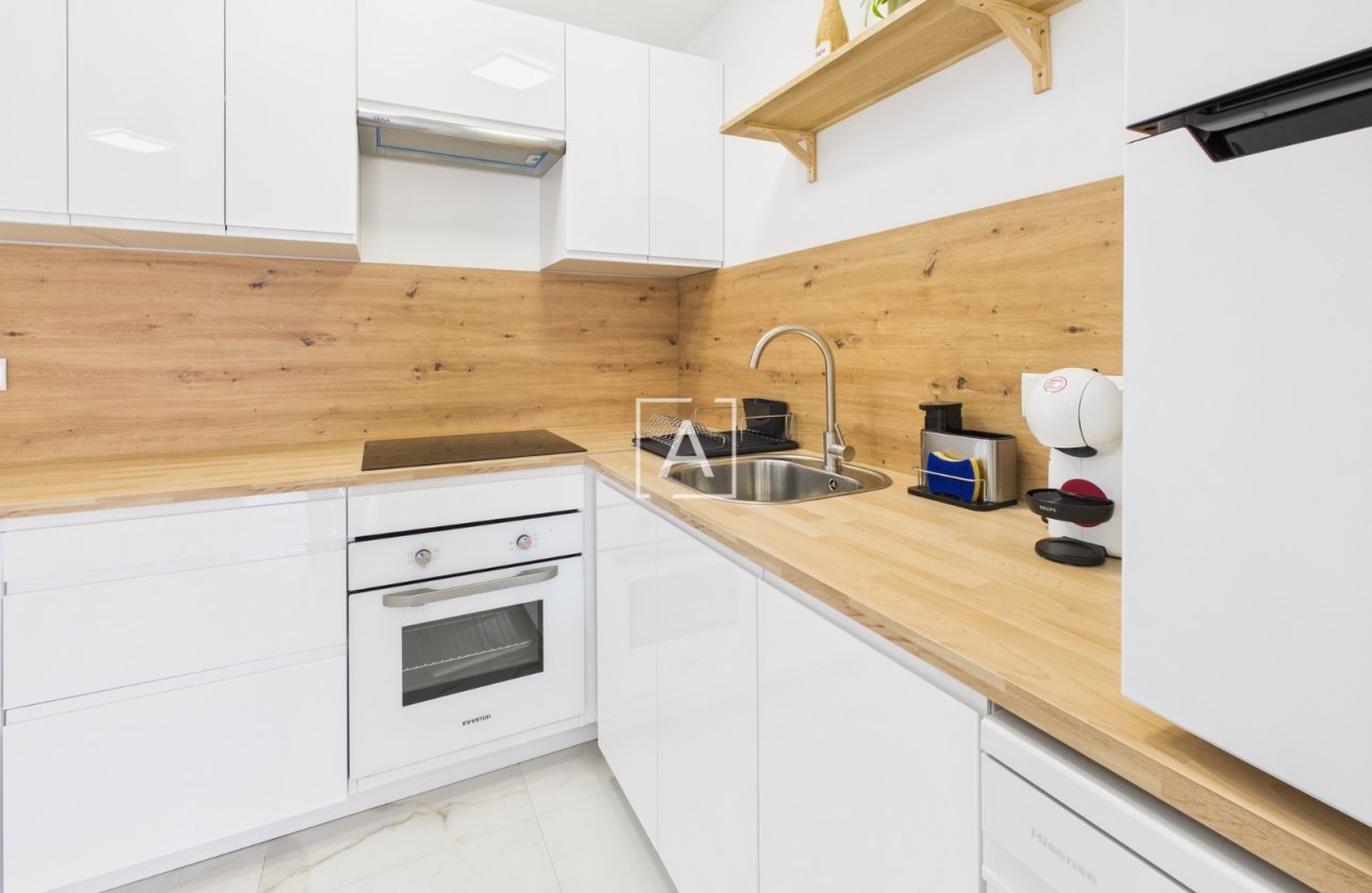 Resale - Apartment / flat - Torrevieja - Torrevieja Centro