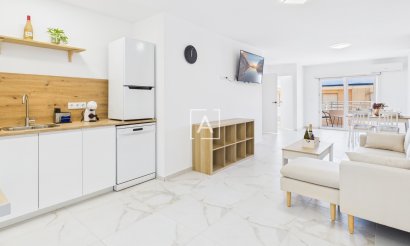 Resale - Apartment / flat - Torrevieja - Torrevieja Centro