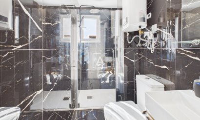 Resale - Apartment / flat - Torrevieja - Torrevieja Centro