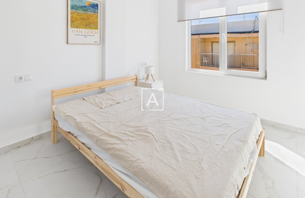 Resale - Apartment / flat - Torrevieja - Torrevieja Centro