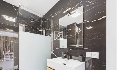 Resale - Apartment / flat - Torrevieja - Torrevieja Centro