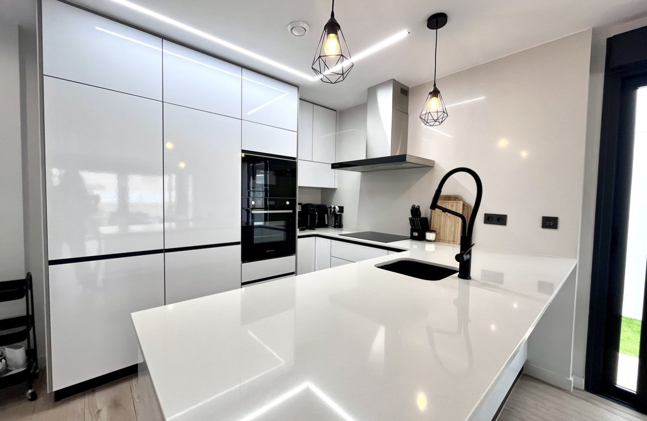 Resale - Villa - Orihuela Costa - Playa Flamenca