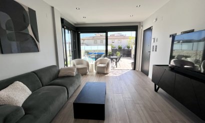 Resale - Villa - Orihuela Costa - Playa Flamenca