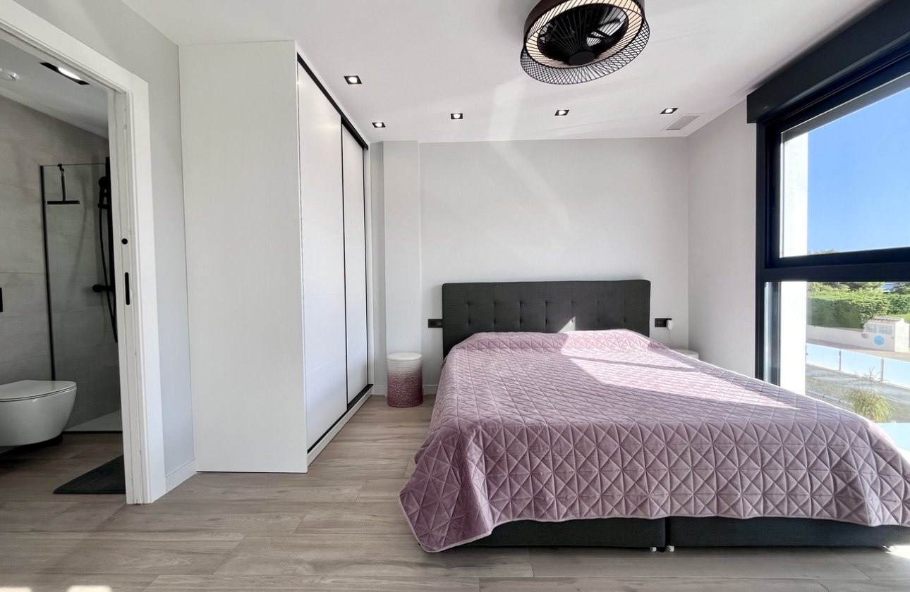 Resale - Villa - Orihuela Costa - Playa Flamenca