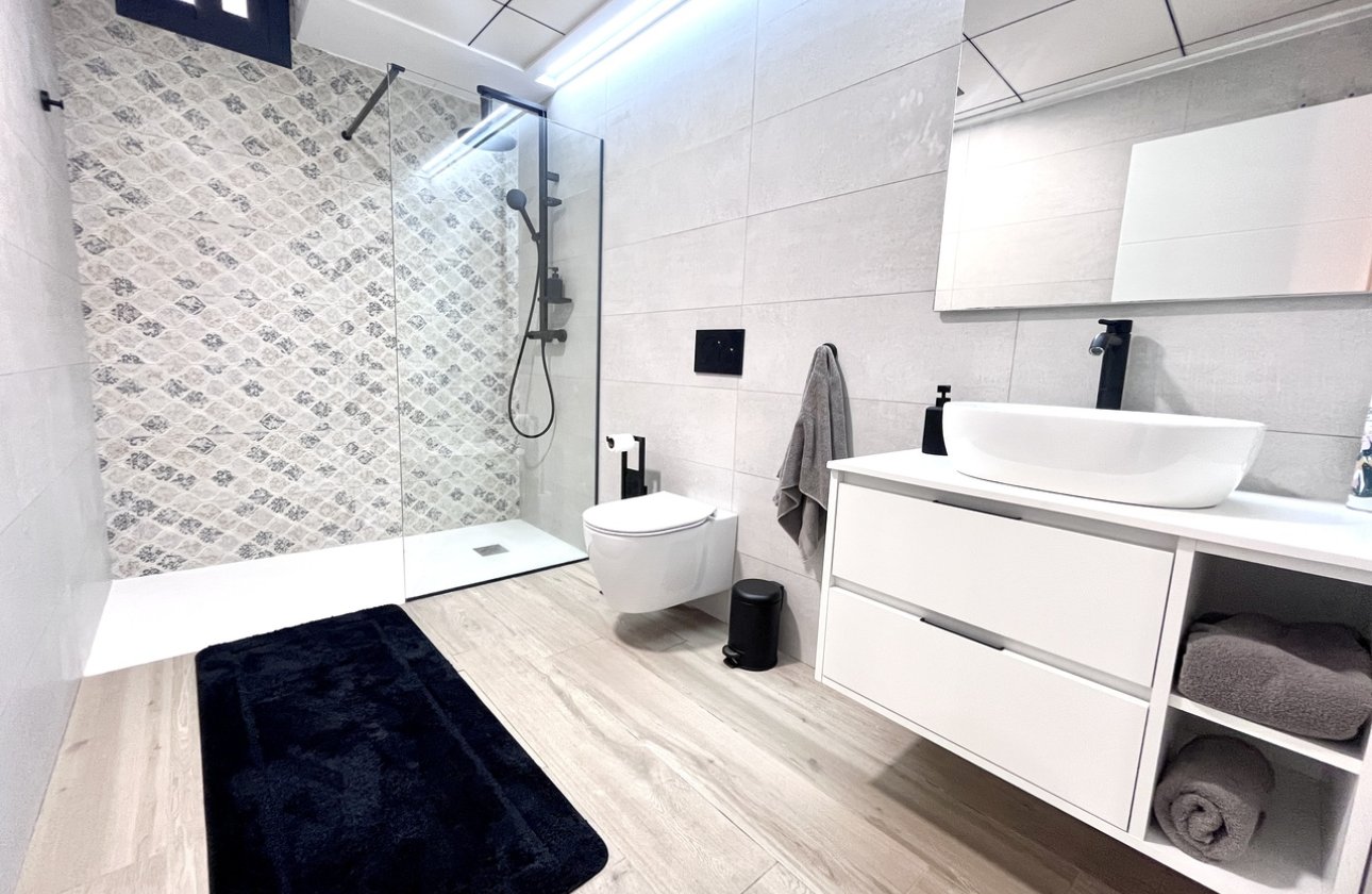 Resale - Villa - Orihuela Costa - Playa Flamenca