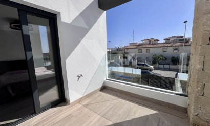 Resale - Villa - Orihuela Costa - Playa Flamenca