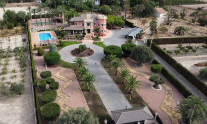 Resale - Villa - Elche