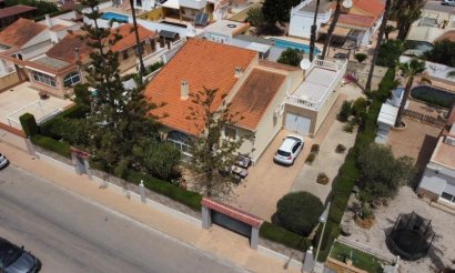 Resale - Villa - Torrevieja